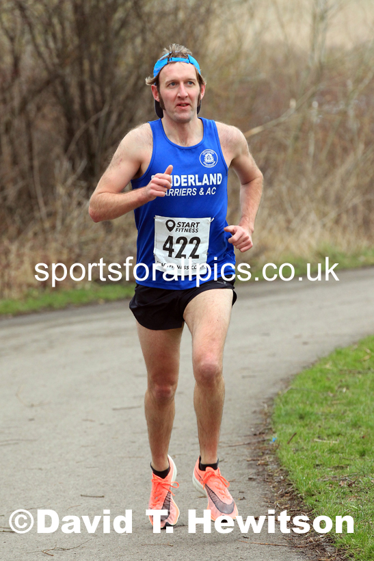 Senior men and veteran men over-40s NECAA Road Relay Champs., Hetton Lyons Park, Hetton le Hole, County Durham. Photo: David T. Hewitson/Sports for All Pics